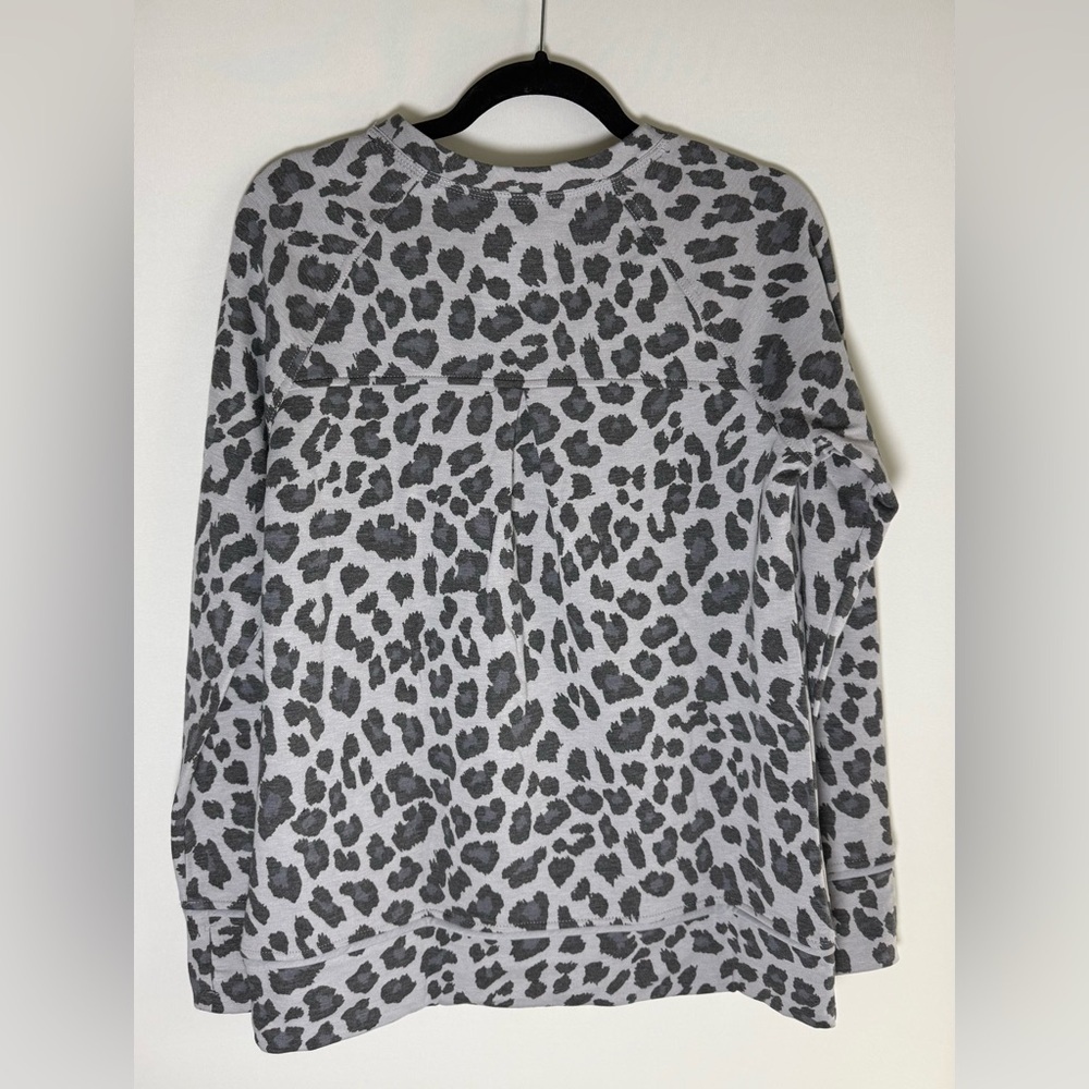 Cuddl Duds comfort wear leopard sweatshirt • Women’s small - Picture 3 of 6